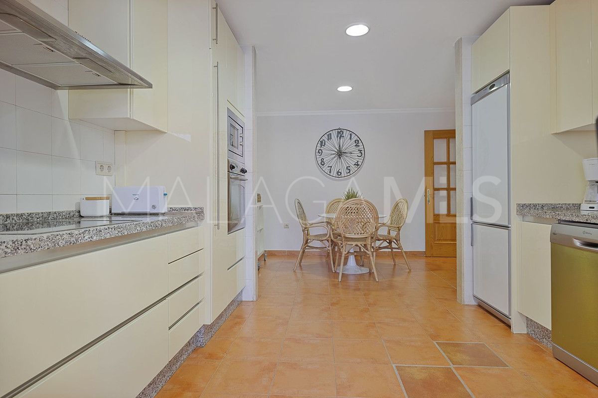 San Pedro de Alcantara, apartamento planta baja a la venta de 3 bedrooms