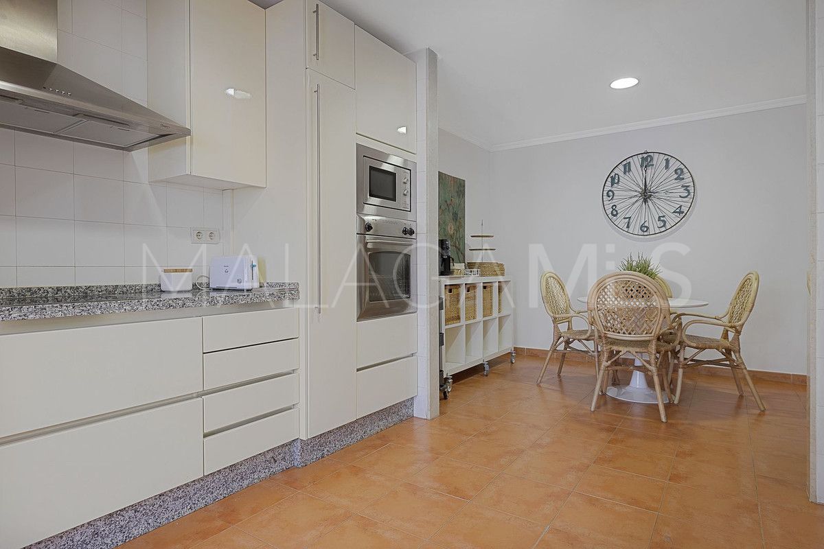 San Pedro de Alcantara, apartamento planta baja a la venta de 3 bedrooms