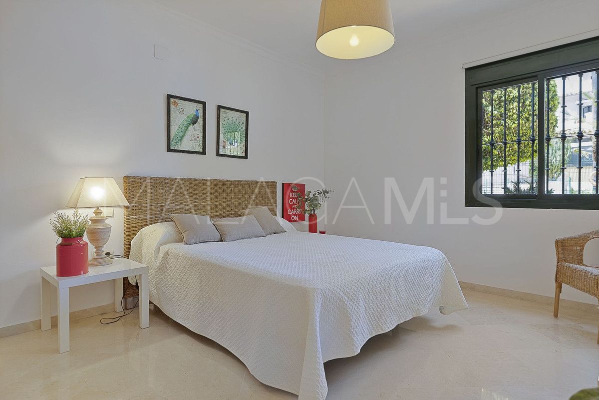 San Pedro de Alcantara, apartamento planta baja a la venta de 3 bedrooms