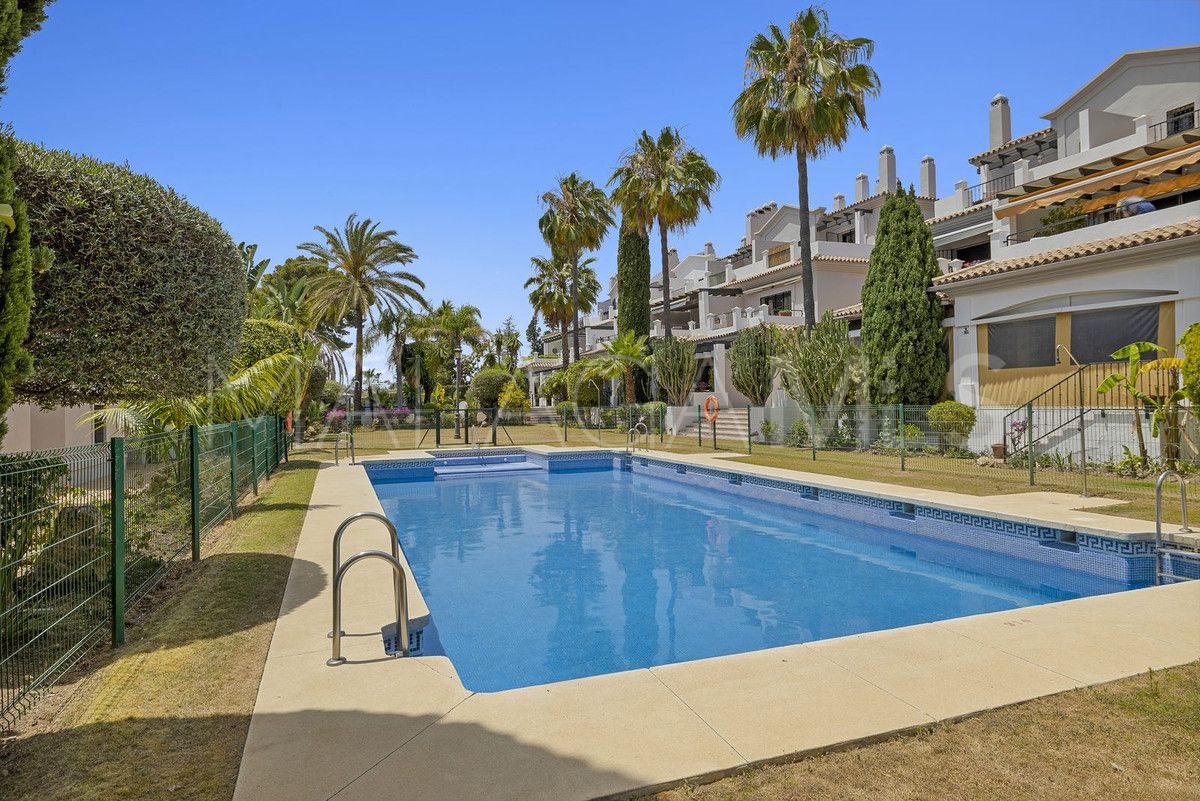 San Pedro de Alcantara, apartamento planta baja a la venta de 3 bedrooms