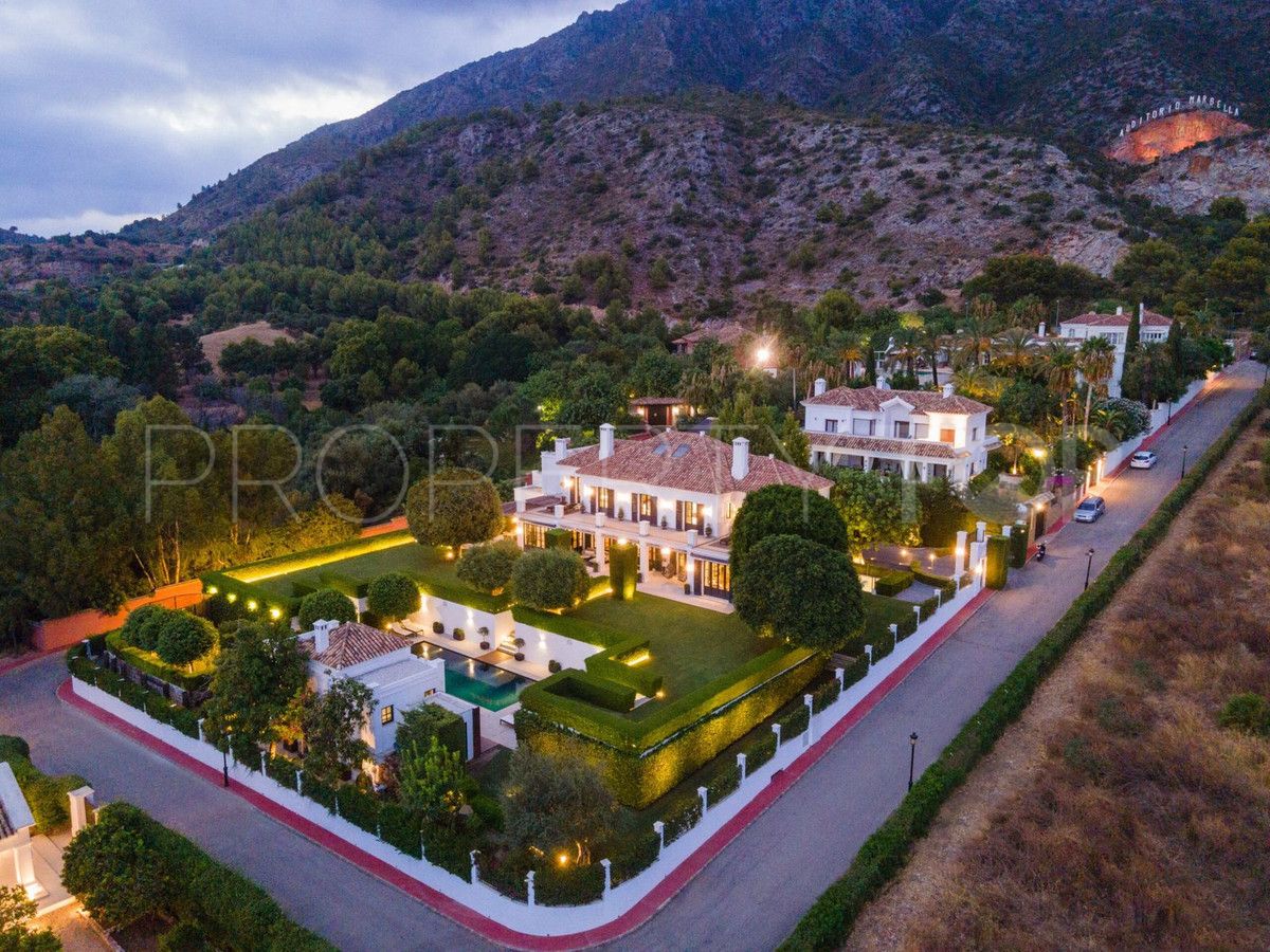 For sale 7 bedrooms villa in Sierra Blanca