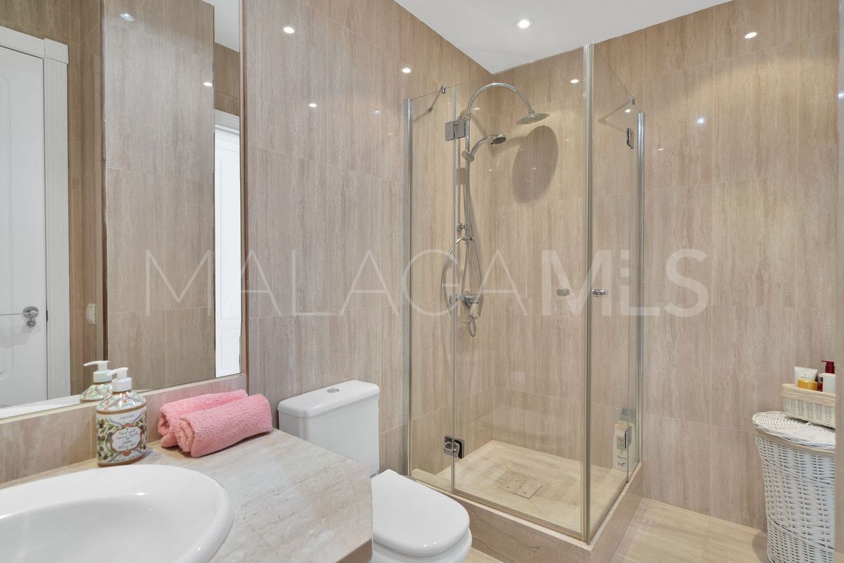 Buy Nueva Andalucia penthouse