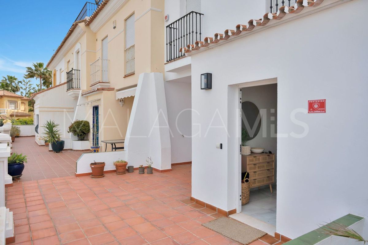 For sale 5 bedrooms town house in Benahavis