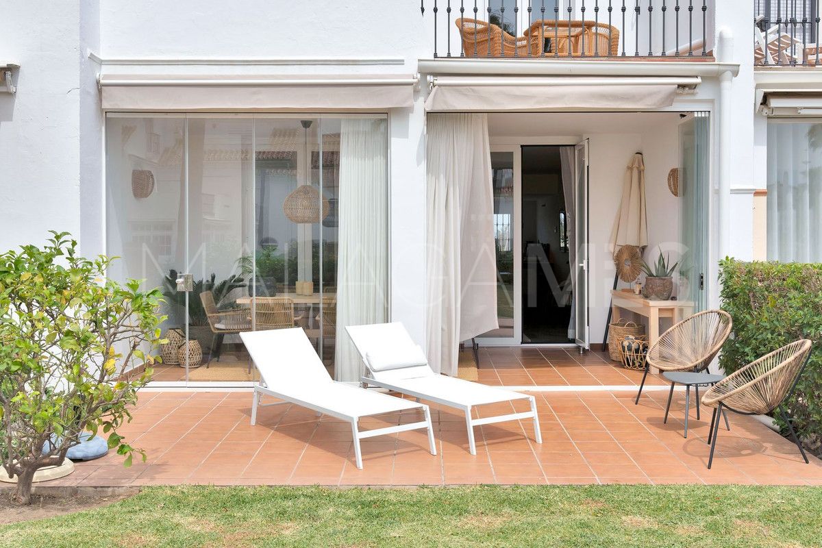 For sale 5 bedrooms town house in Benahavis