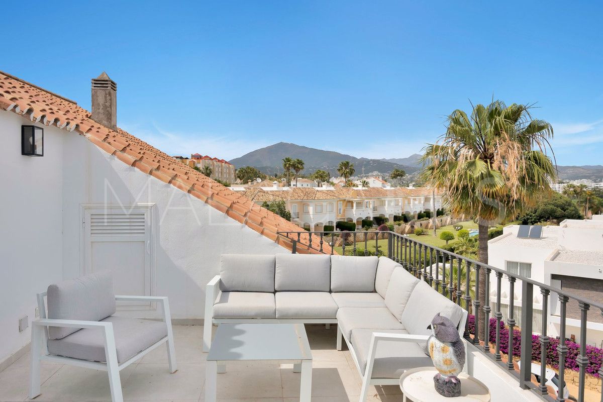 For sale 5 bedrooms town house in Benahavis