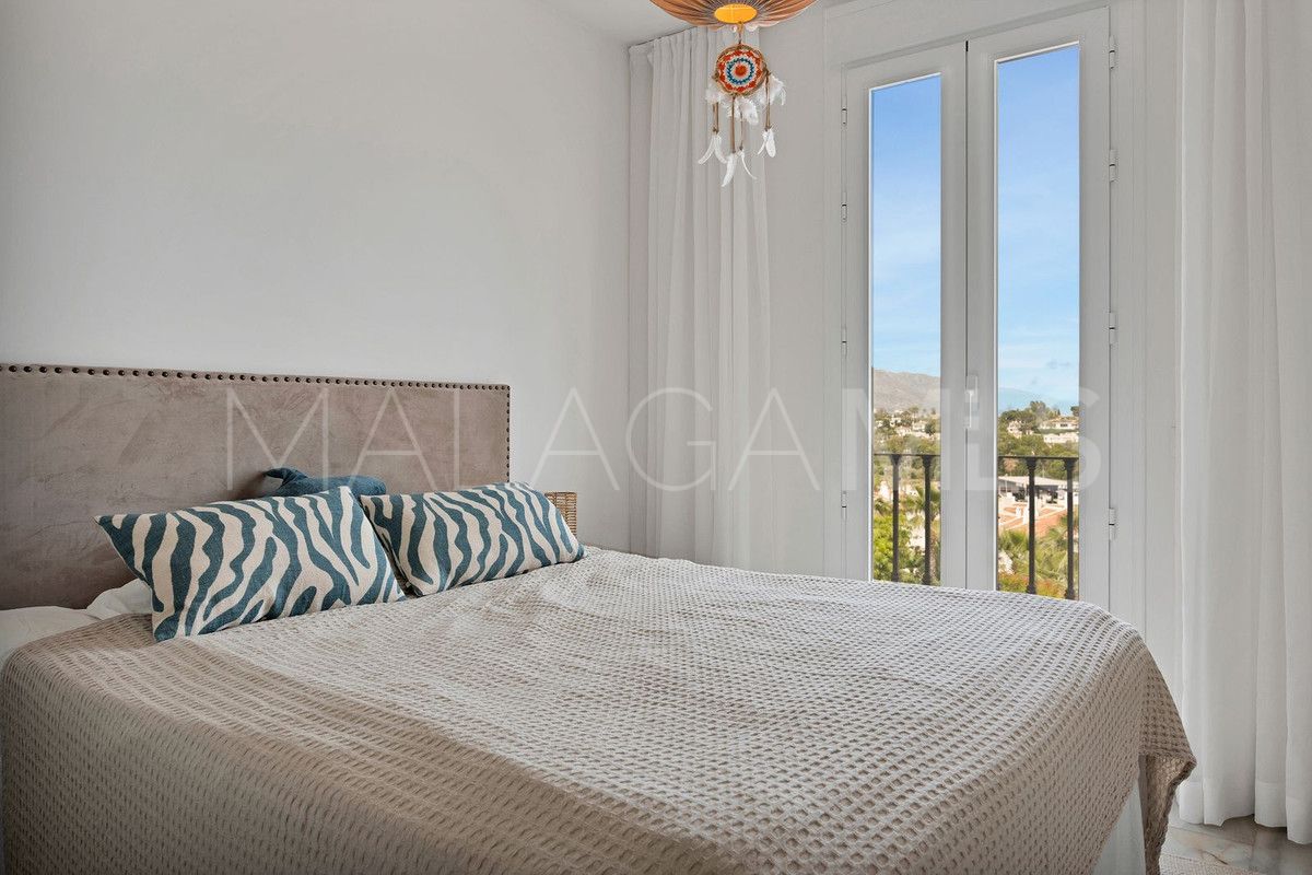 For sale 5 bedrooms town house in Benahavis