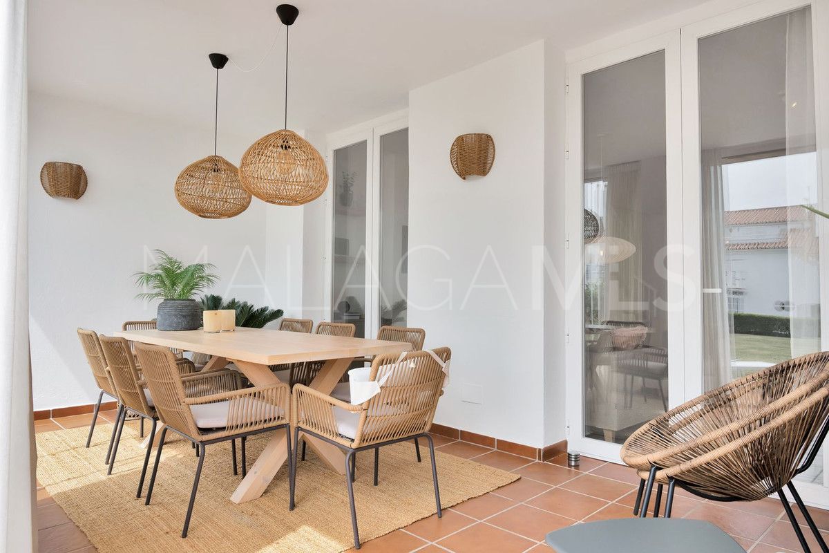 For sale 5 bedrooms town house in Benahavis