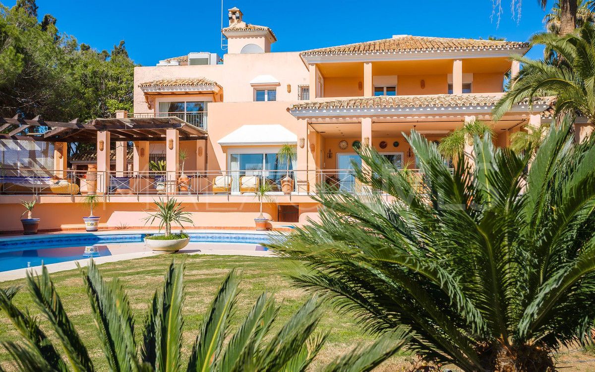 Villa with 8 bedrooms for sale in New Golden Mile