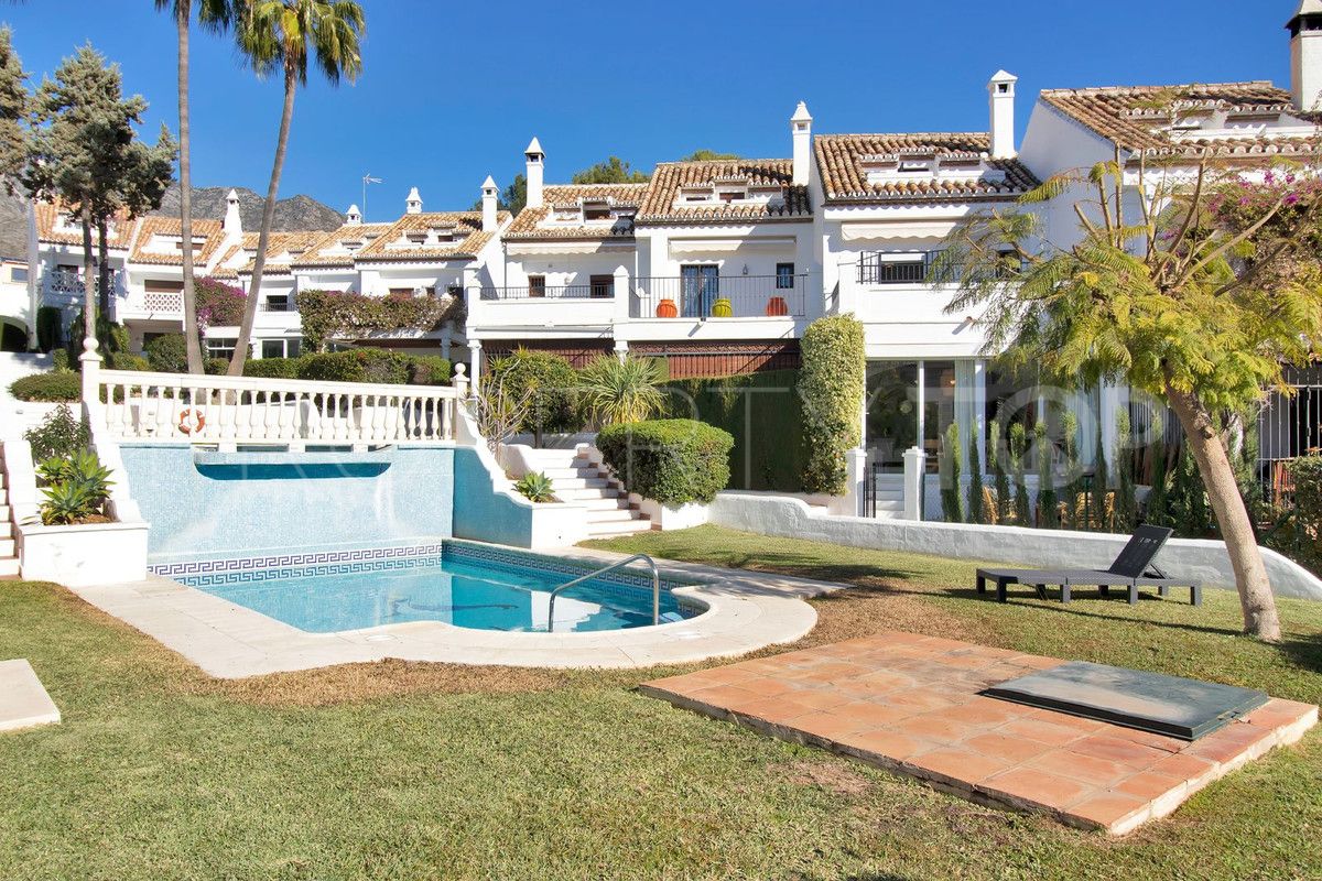 For sale Marbella Golden Mile town house with 3 bedrooms