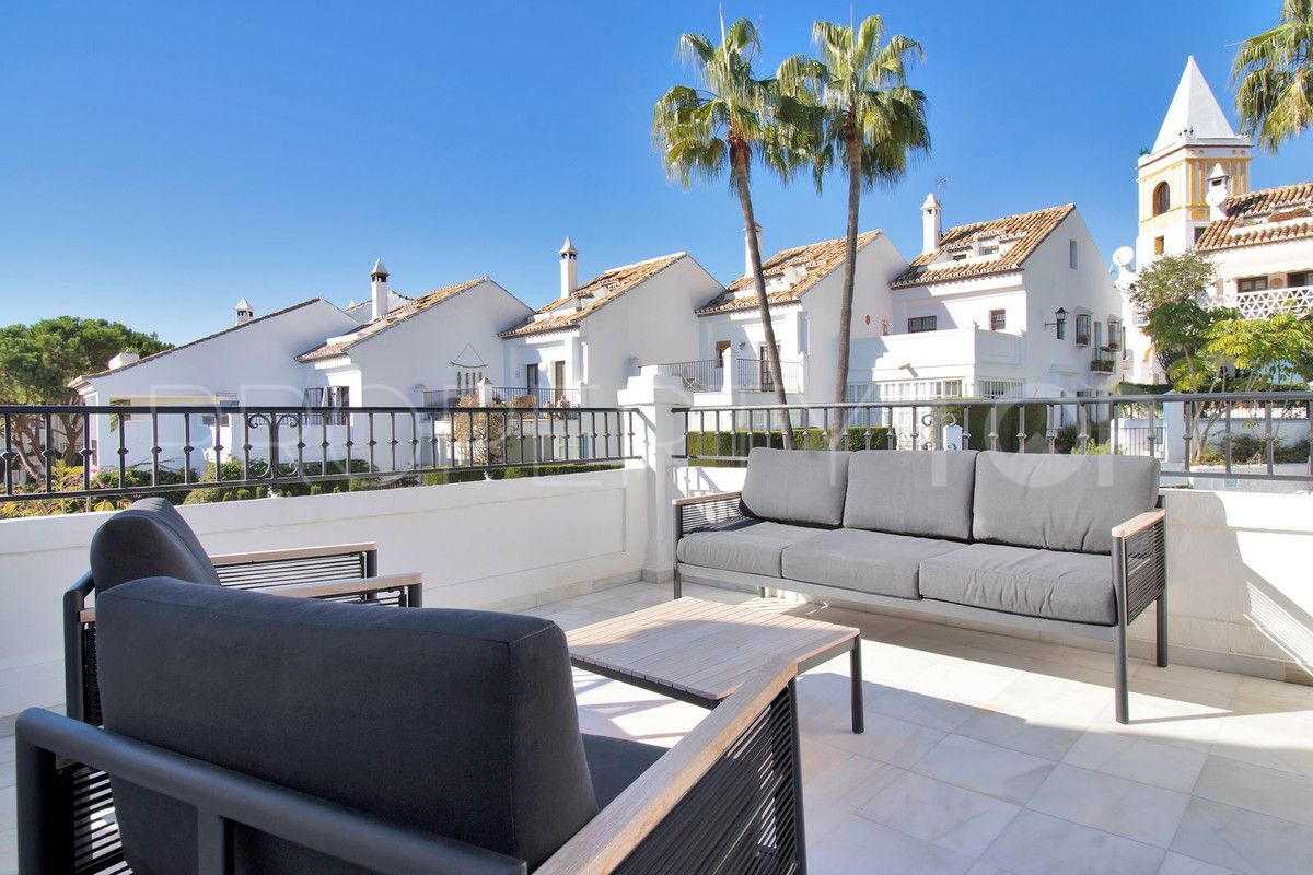 For sale Marbella Golden Mile town house with 3 bedrooms