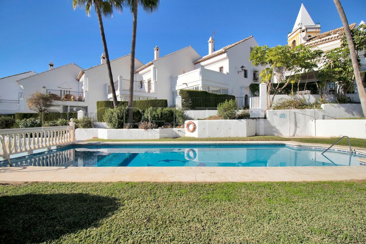 For sale Marbella Golden Mile town house with 3 bedrooms
