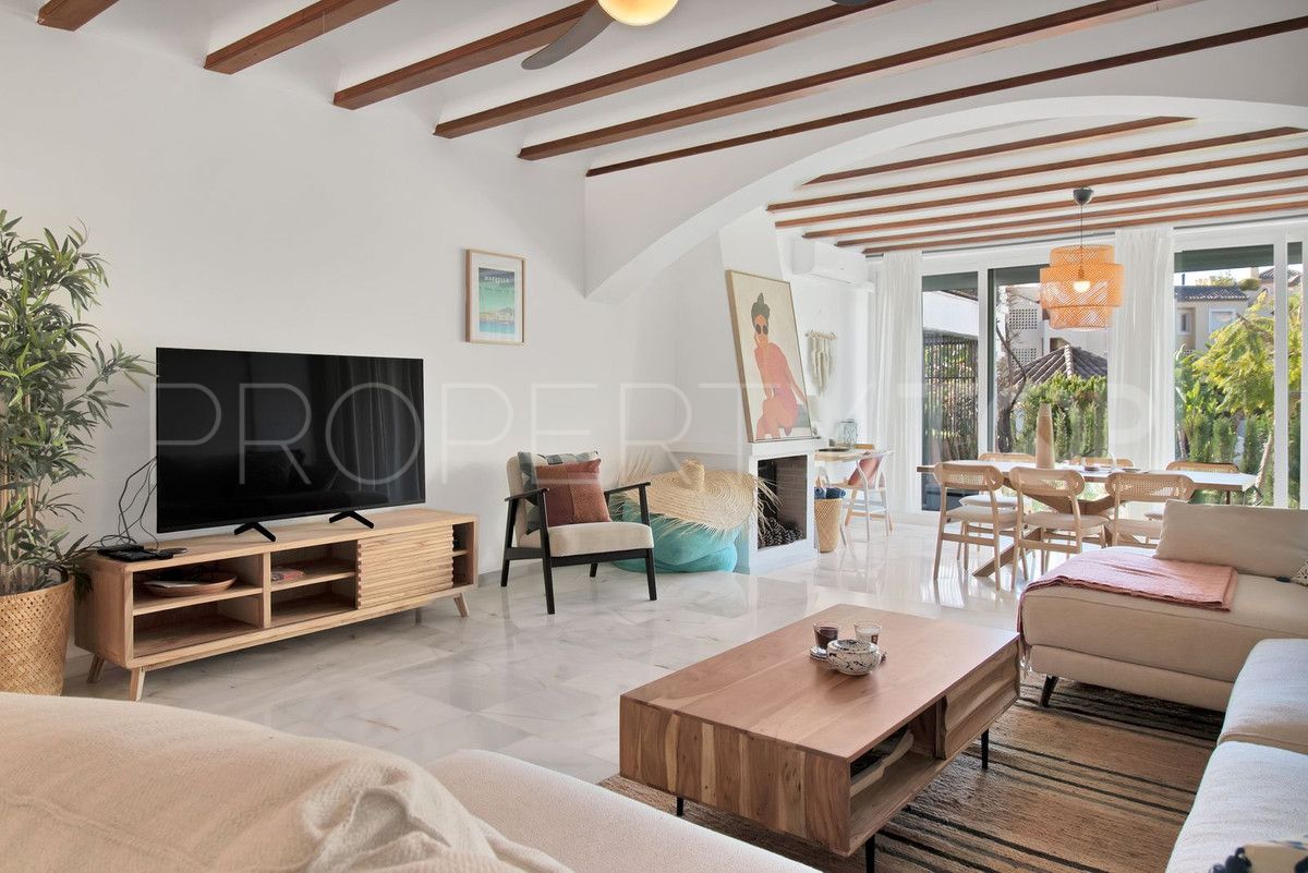 For sale Marbella Golden Mile town house with 3 bedrooms