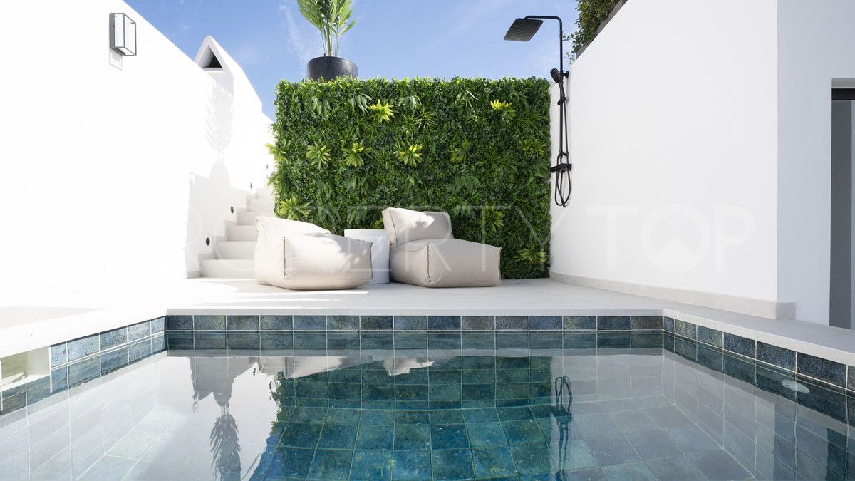 For sale 5 bedrooms town house in Marbella Golden Mile