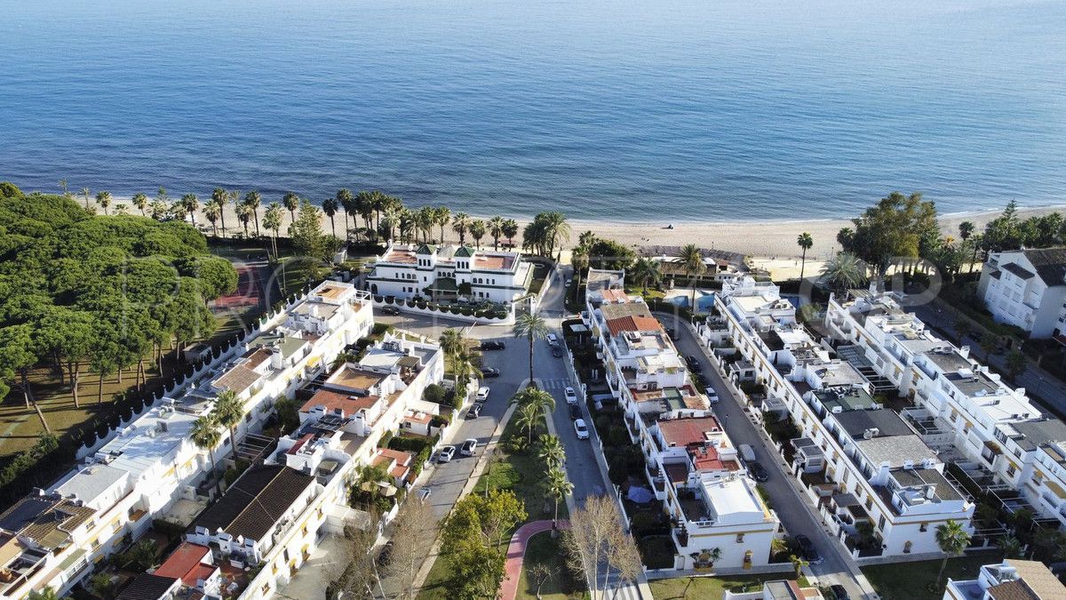 For sale 5 bedrooms town house in Marbella Golden Mile