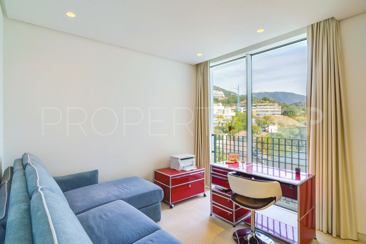 Apartamento con 3 dormitorios a la venta en Marbella Ciudad