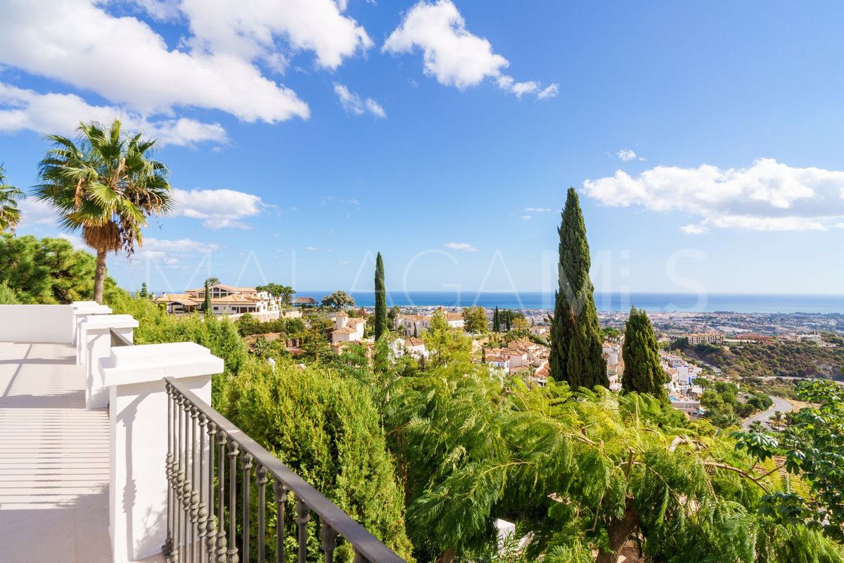 Villa for sale in Benahavis