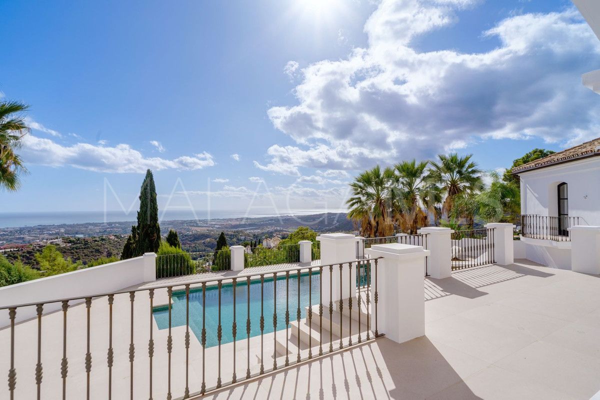 Villa for sale in Benahavis