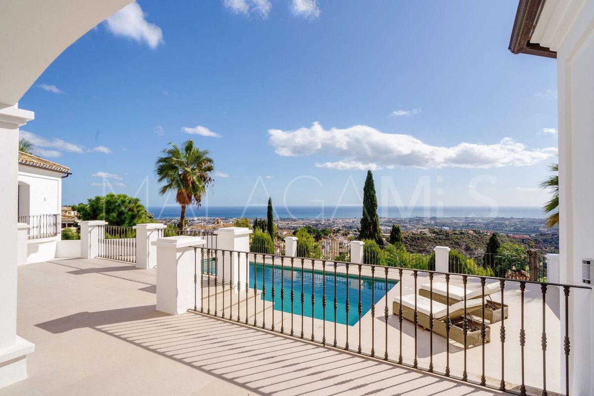 Villa for sale in Benahavis