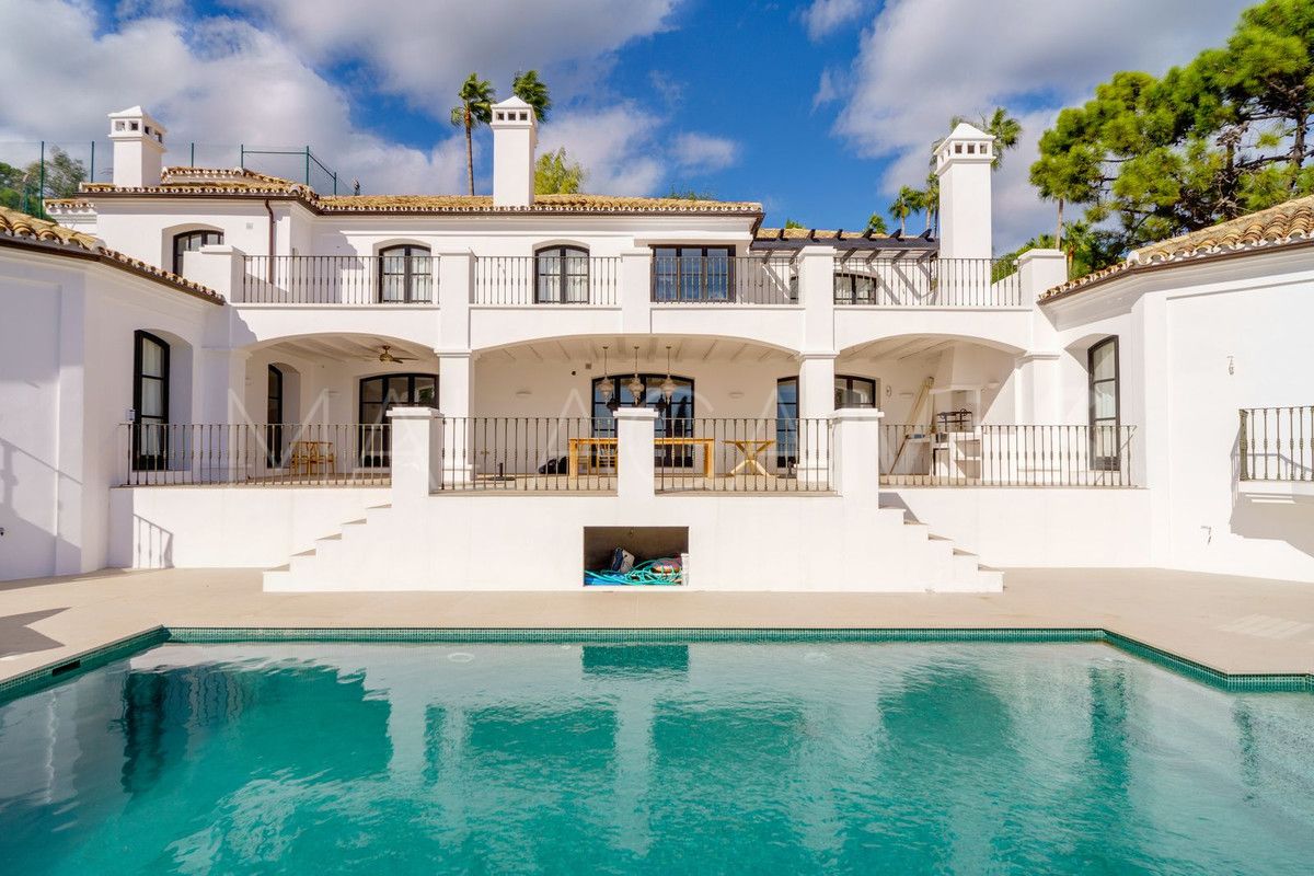 Villa for sale in Benahavis