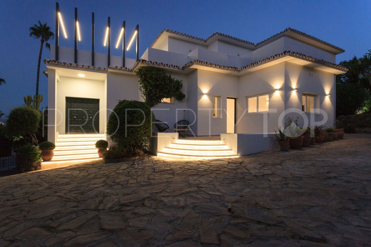 Villa in Nueva Andalucia for sale