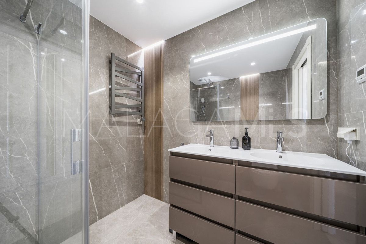 Apartamento with 3 bedrooms a la venta in Estepona