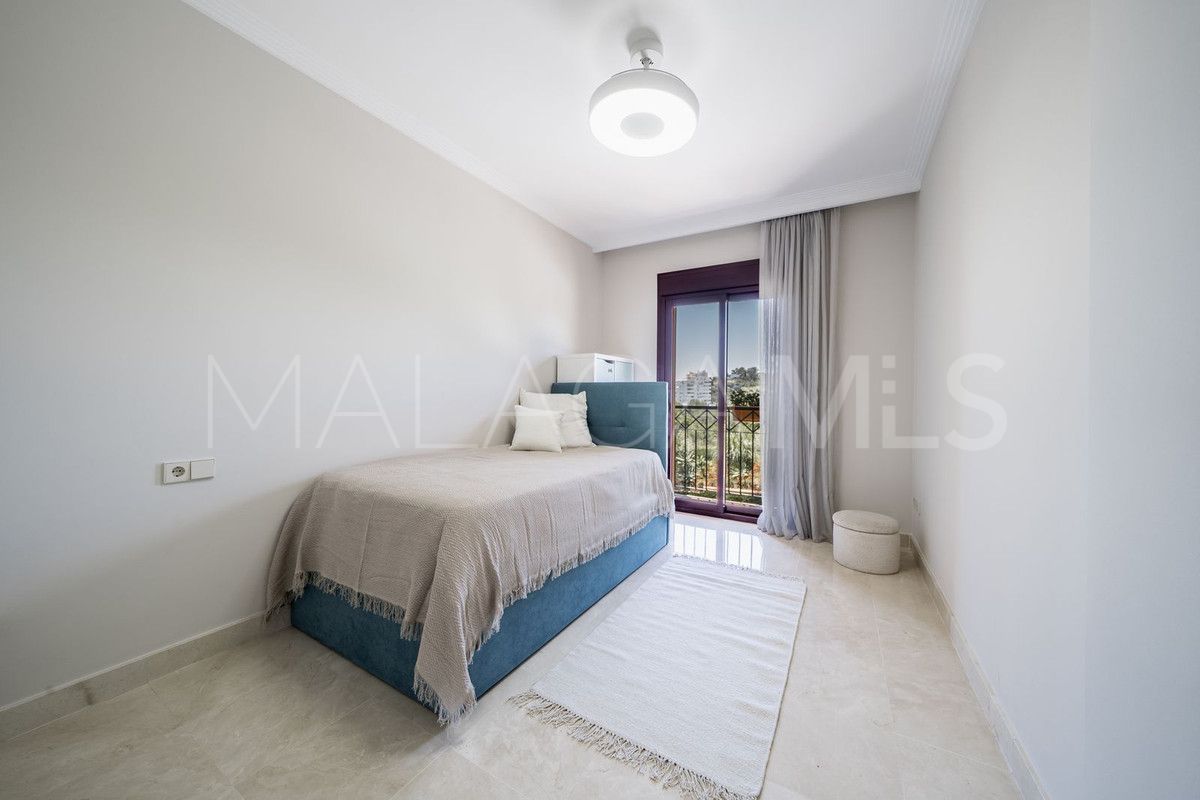 Apartamento with 3 bedrooms a la venta in Estepona