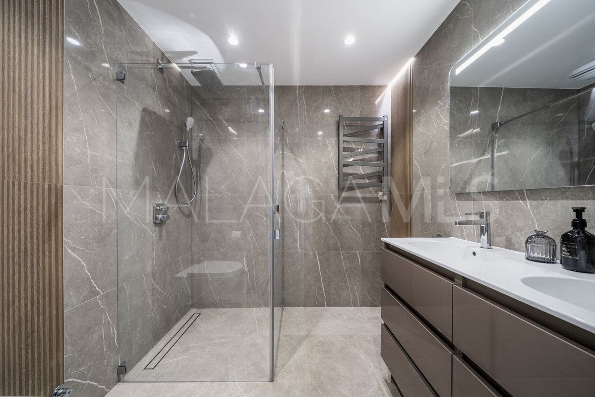 Apartamento with 3 bedrooms a la venta in Estepona