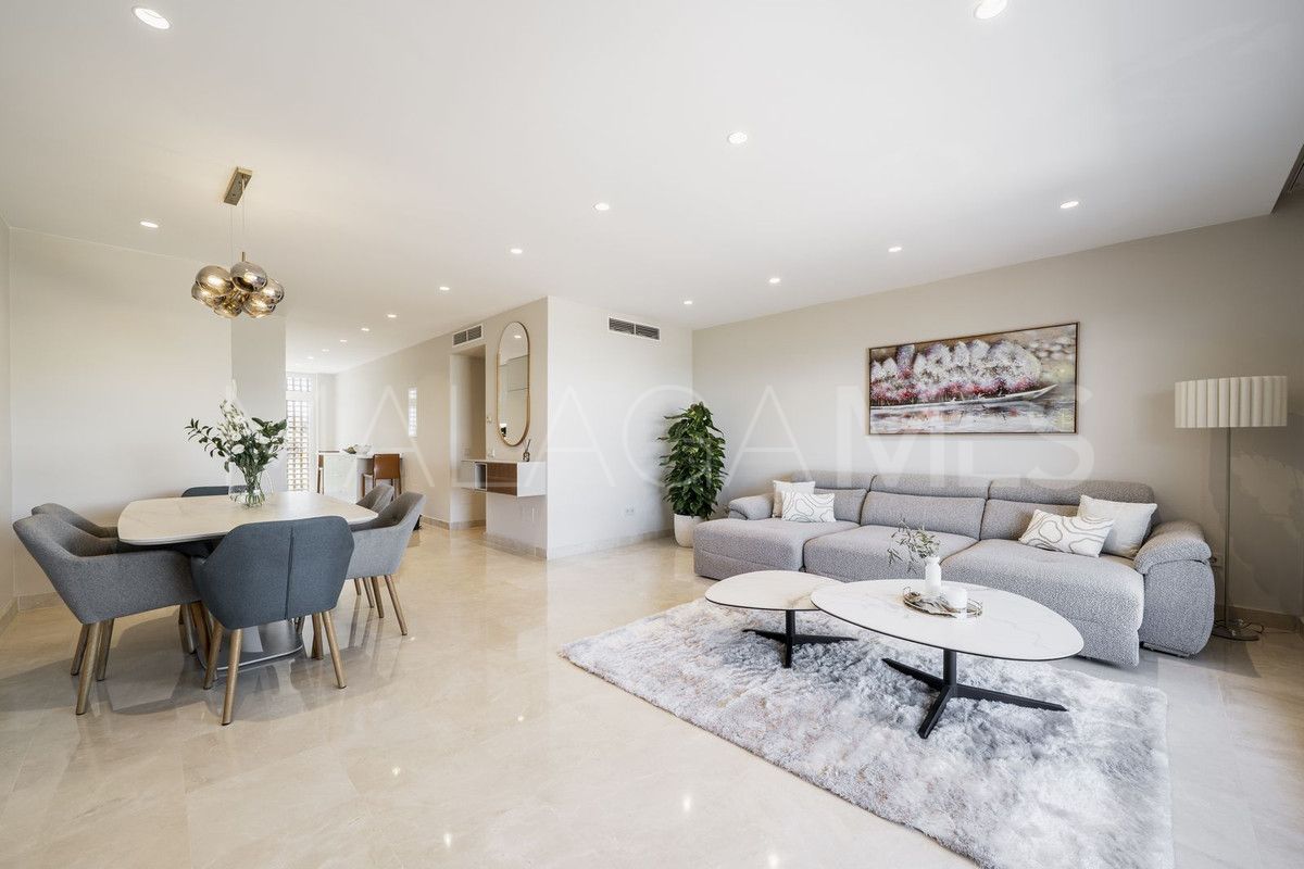 Apartamento with 3 bedrooms a la venta in Estepona