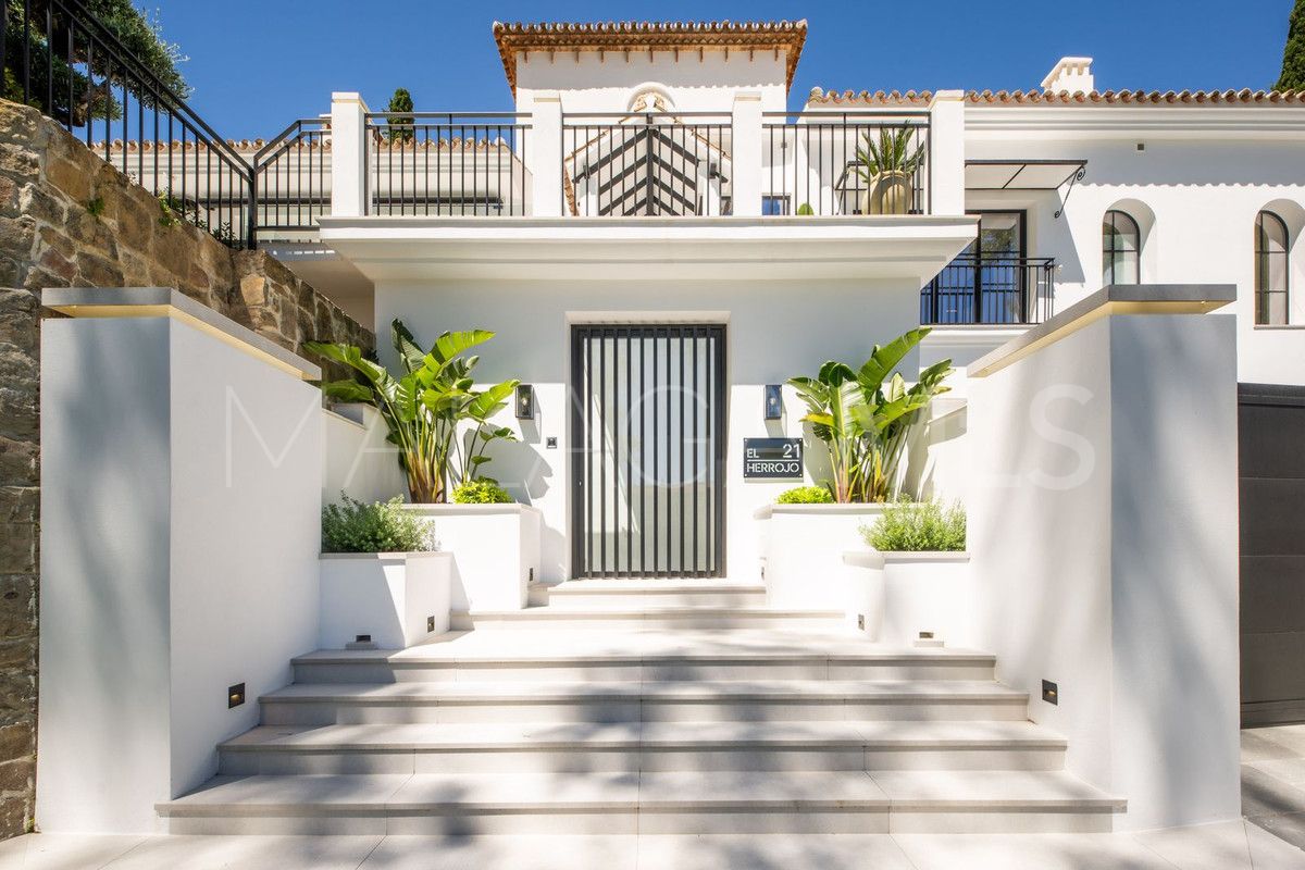 Se vende villa in Benahavis with 5 bedrooms
