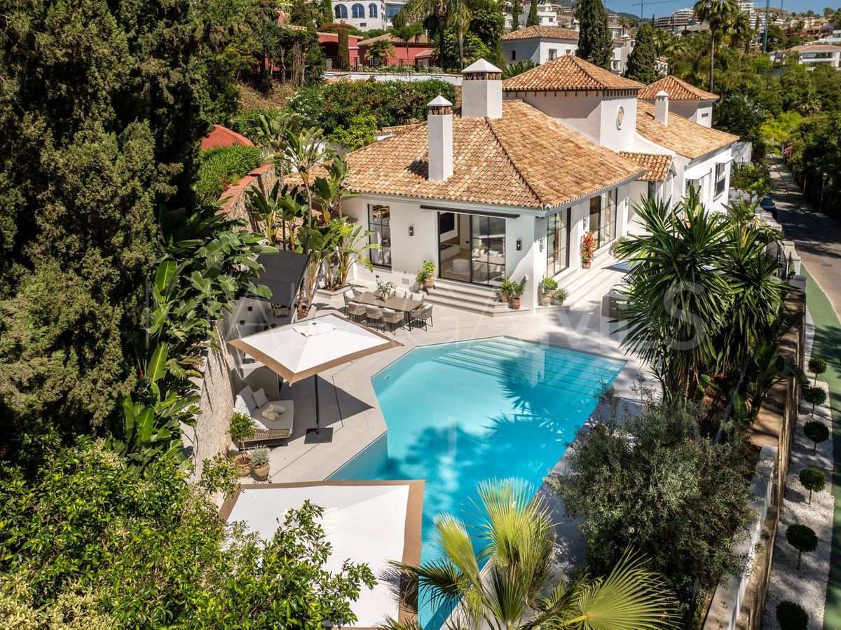 Se vende villa in Benahavis with 5 bedrooms