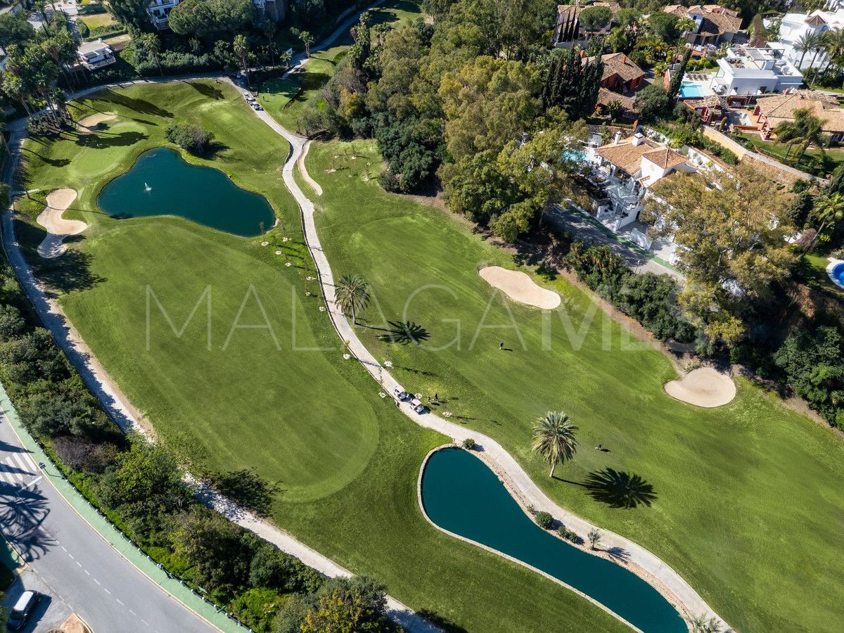 Se vende villa in Benahavis with 5 bedrooms