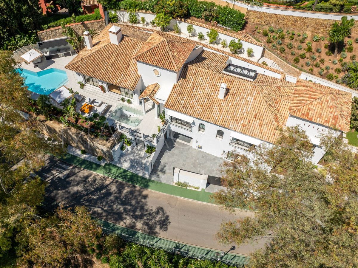 Se vende villa in Benahavis with 5 bedrooms