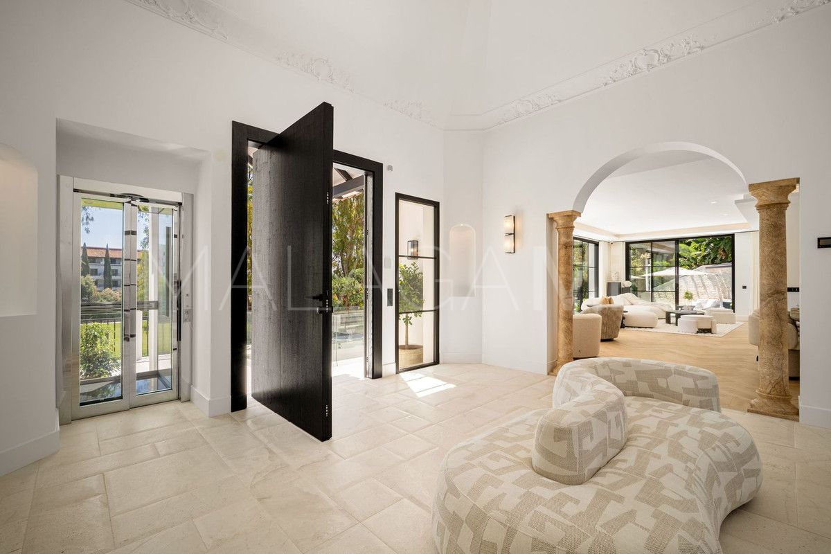 Se vende villa in Benahavis with 5 bedrooms