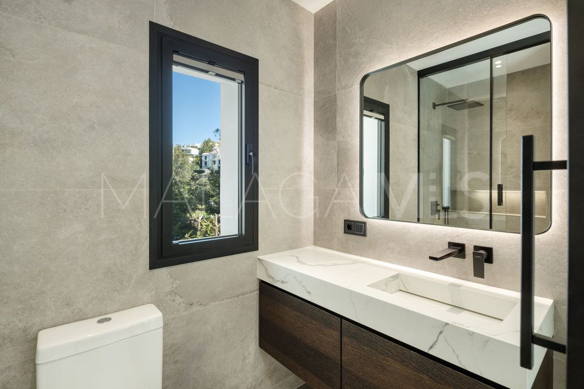 Se vende villa in Benahavis with 5 bedrooms