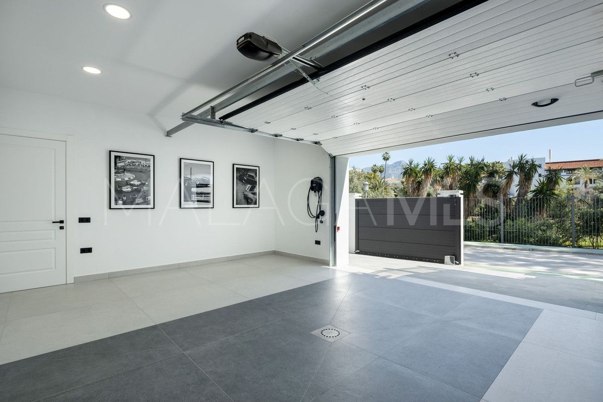Se vende villa in Benahavis with 5 bedrooms