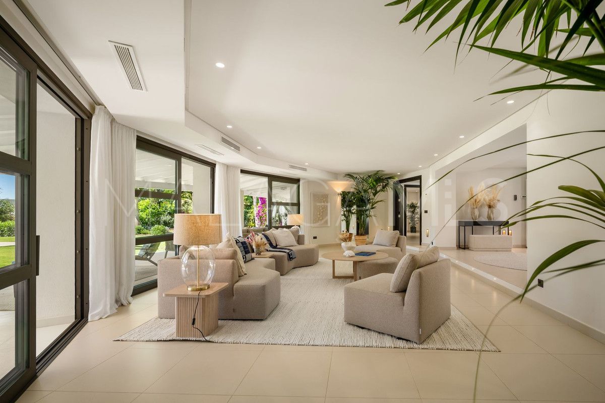 Nueva Andalucia 5 bedrooms villa for sale
