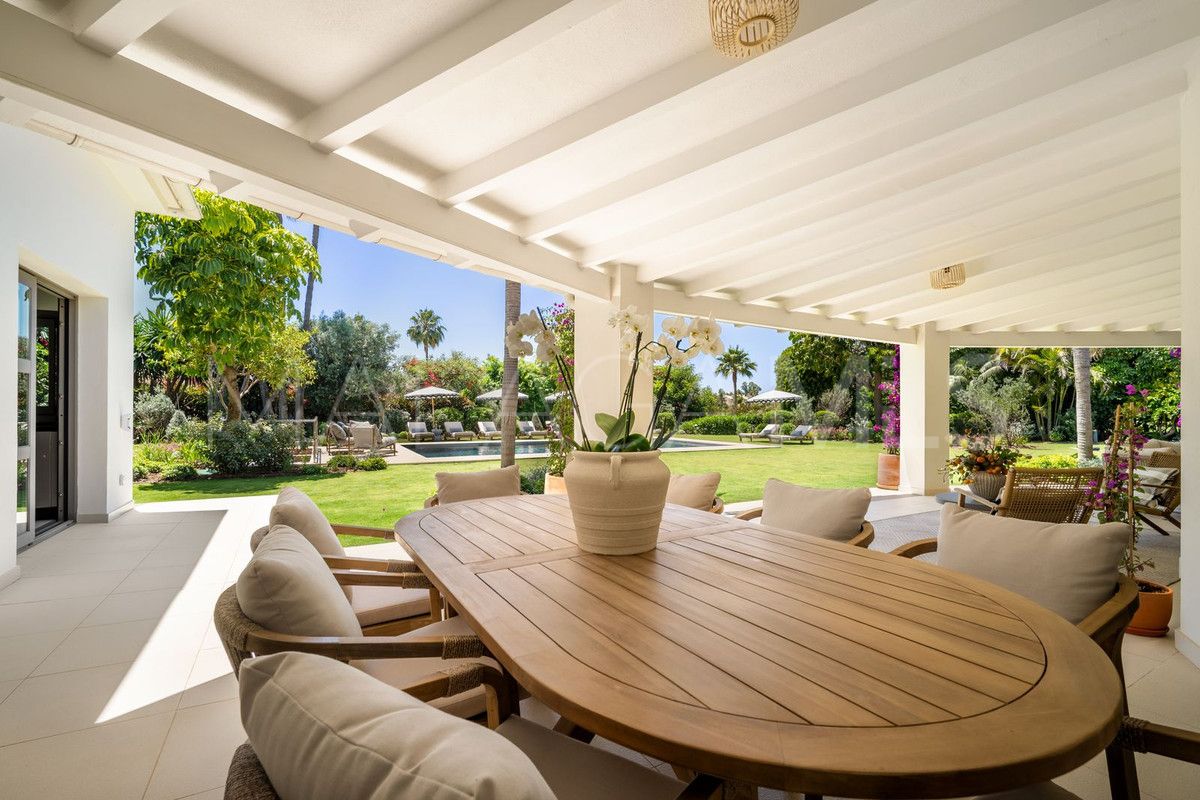 Nueva Andalucia 5 bedrooms villa for sale