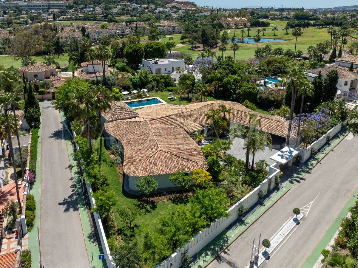 Nueva Andalucia 5 bedrooms villa for sale