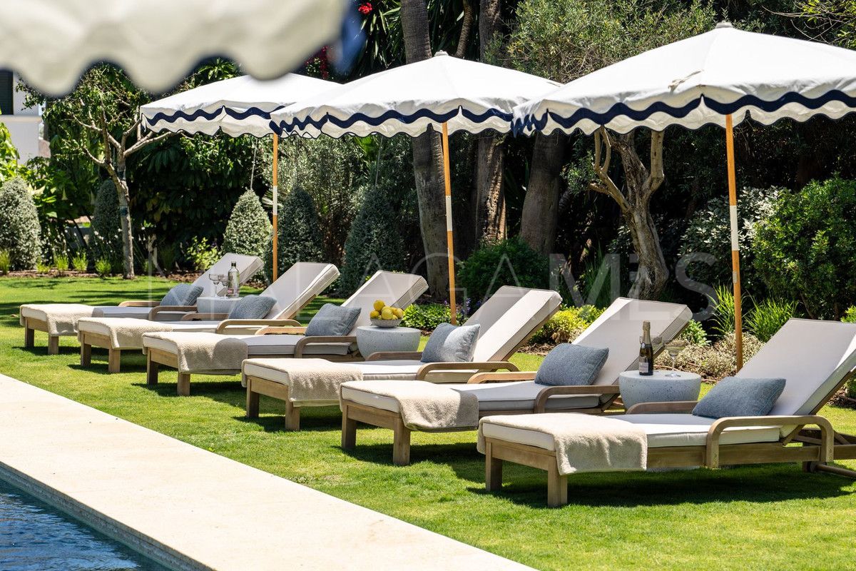 Nueva Andalucia 5 bedrooms villa for sale
