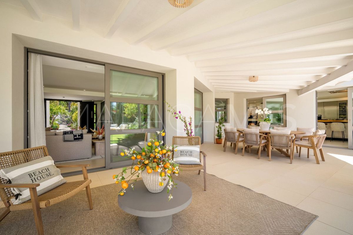 Nueva Andalucia 5 bedrooms villa for sale