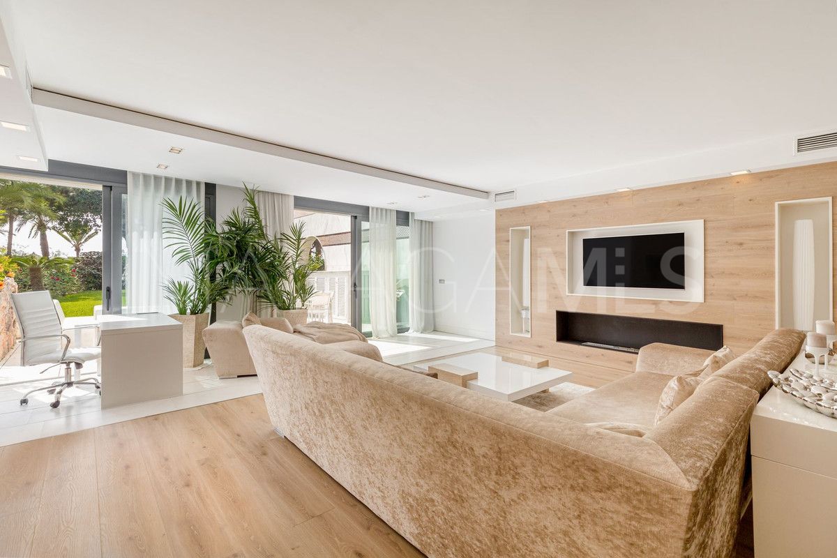Appartement rez de chaussée for sale in Gray D'Albion