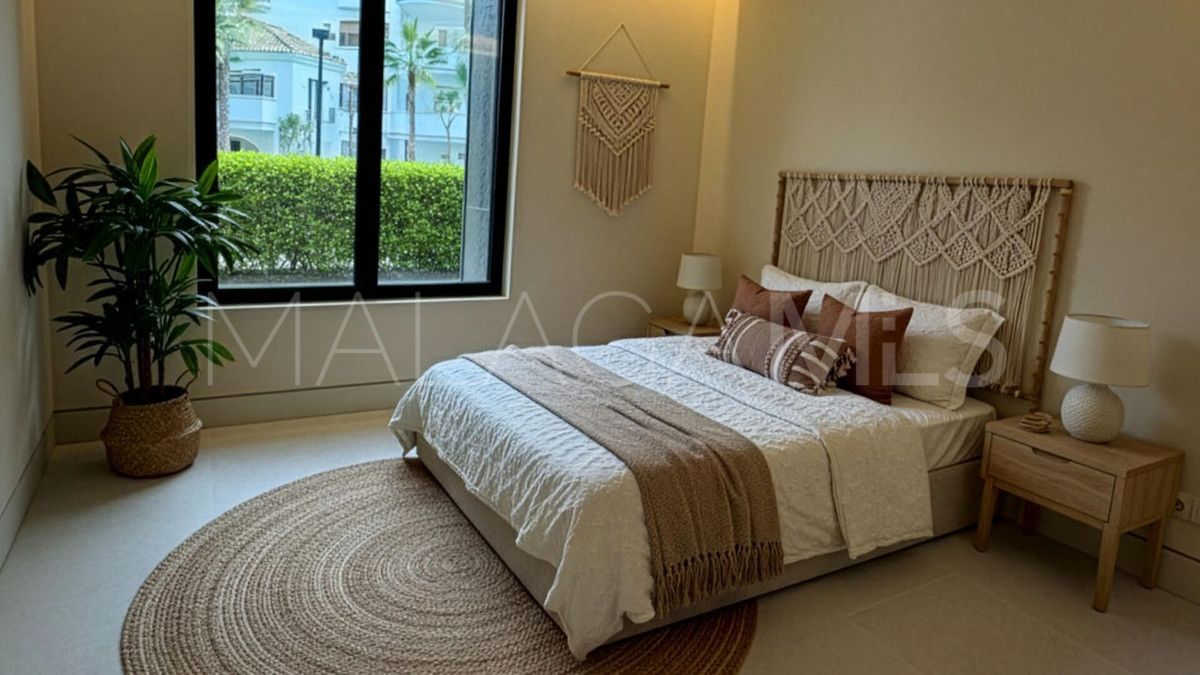 For sale ground floor apartment with 4 bedrooms in Marbella City