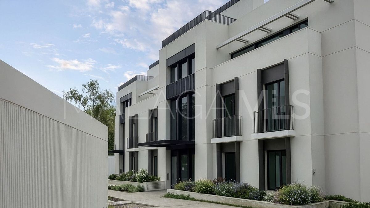 For sale ground floor apartment with 4 bedrooms in Marbella City