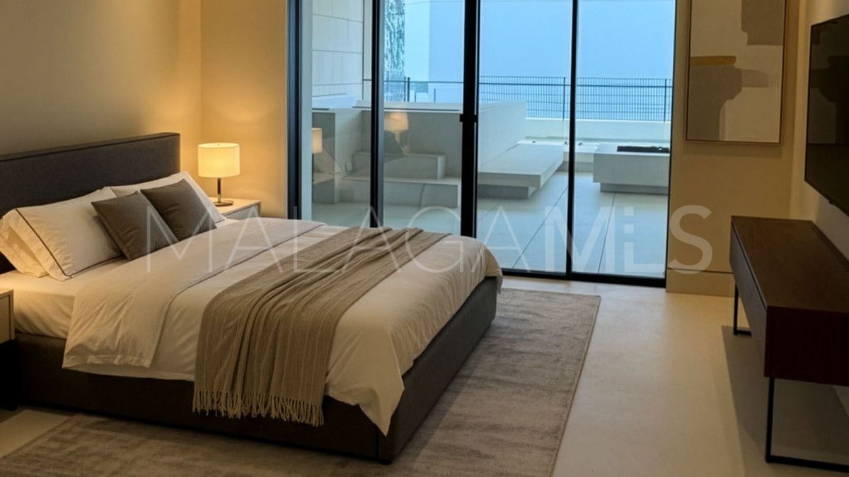 For sale ground floor apartment with 4 bedrooms in Marbella City