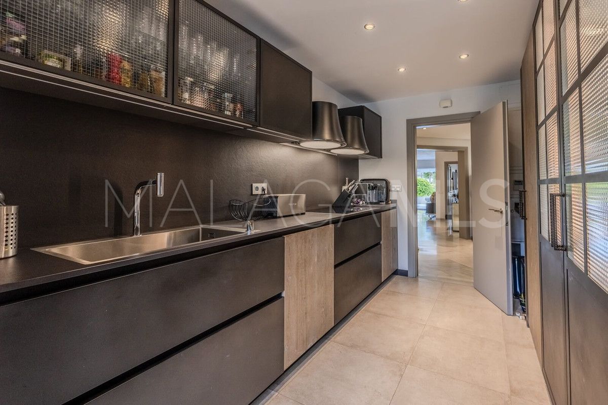 3 bedrooms ground floor apartment in Marbella - Puerto Banus for sale