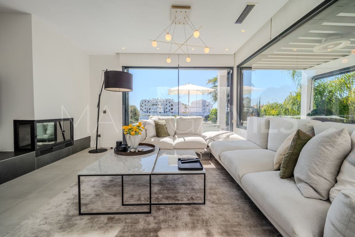 Villa for sale in Selwo