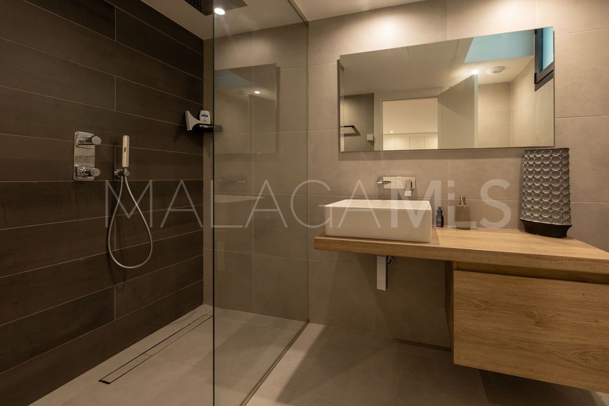 Villa for sale in Selwo