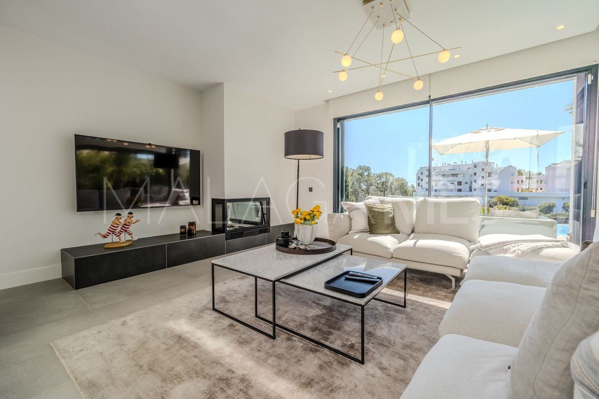 Villa for sale in Selwo