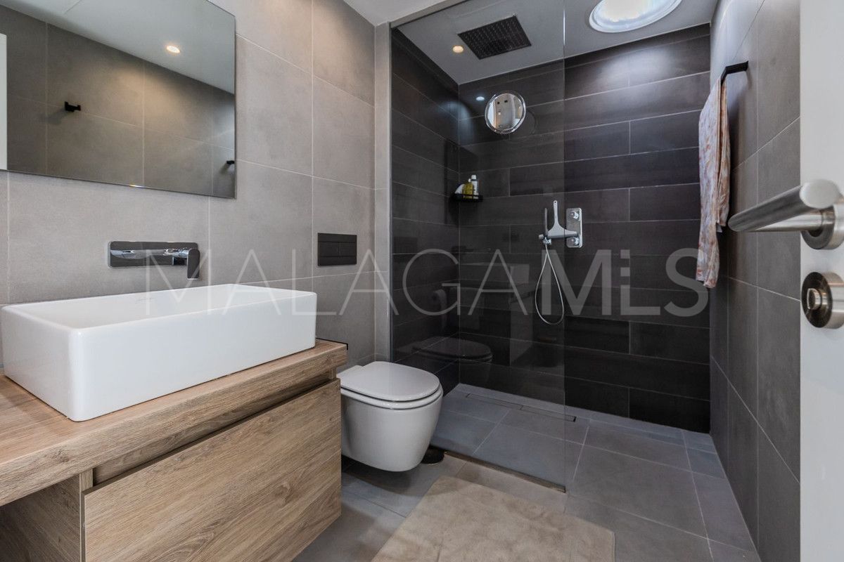 Villa for sale in Selwo
