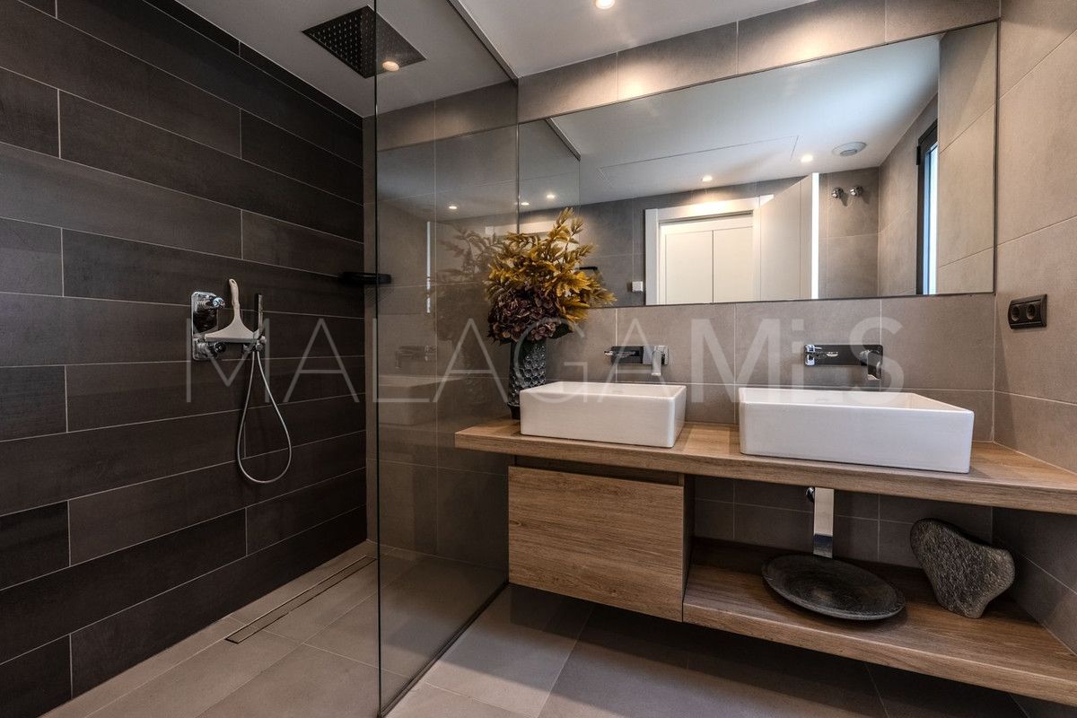 Villa for sale in Selwo